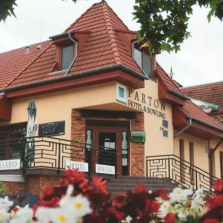 Parton Hotel&bowling Hotel Tiszakécske