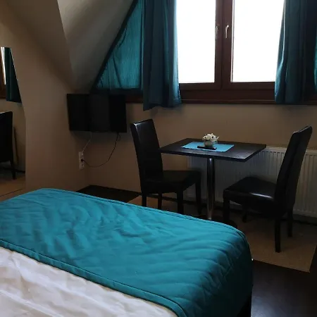 Hotel Parton & Bowling *