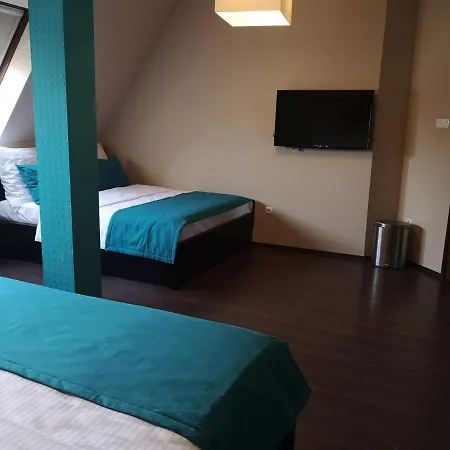 Hotel Parton & Bowling