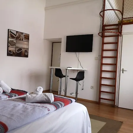 Parton Hotel&bowling Hotel *