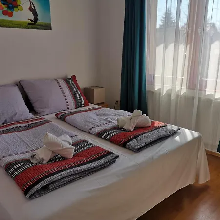 Parton & Bowling Hotel