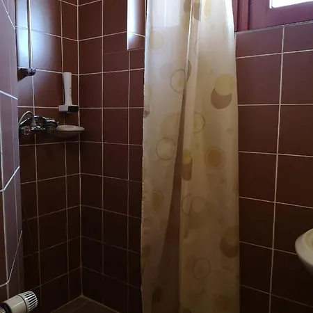 Parton & Bowling Hotel *