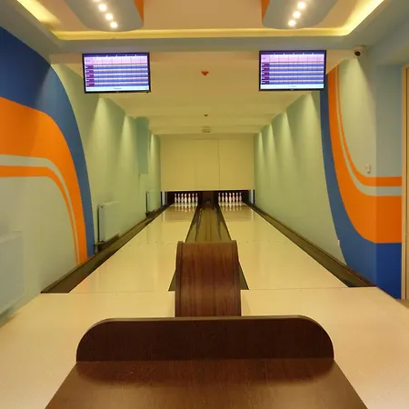Parton Hotel&bowling