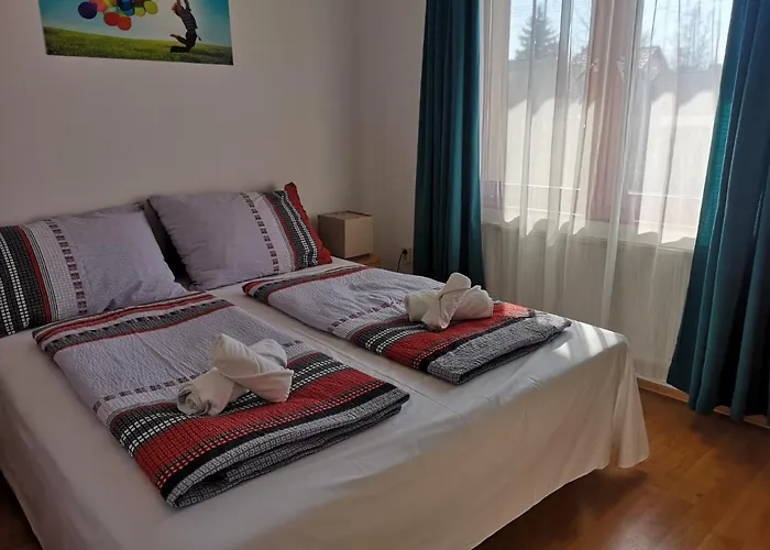 Parton & Bowling Hotel