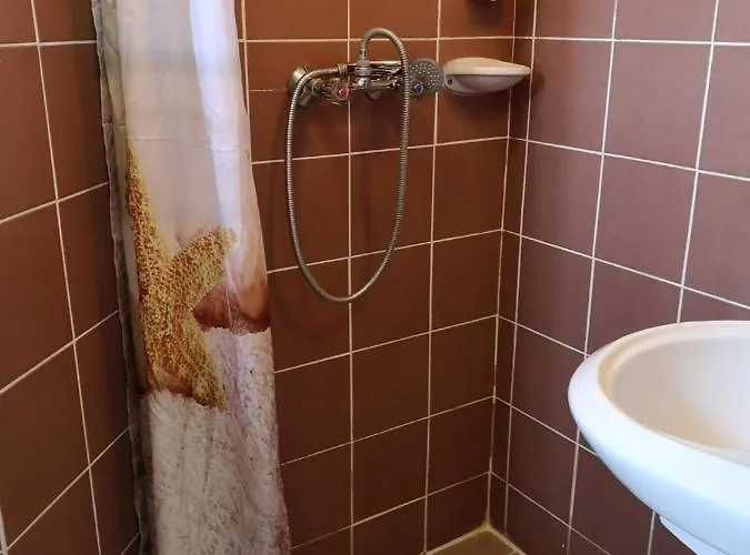 Parton & Bowling Hotel *